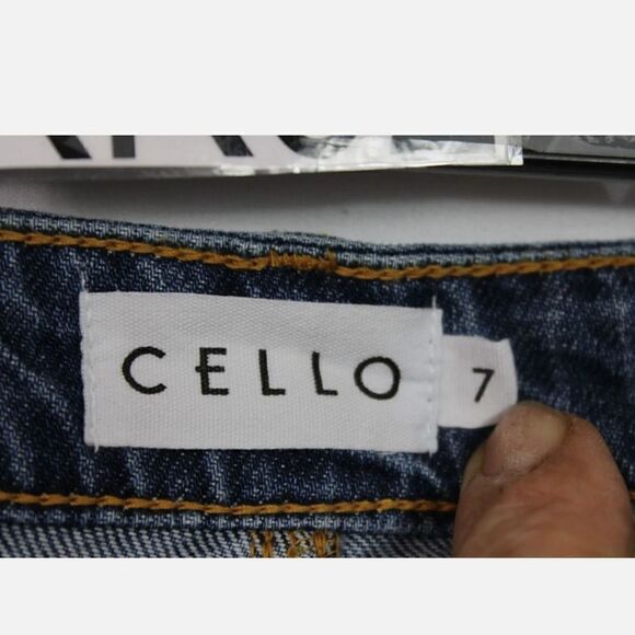 Cello Jeans Women's Distressed High-Rise 90's Boyfriend Straight Leg Jean 7 NWT - Picture 10 of 11